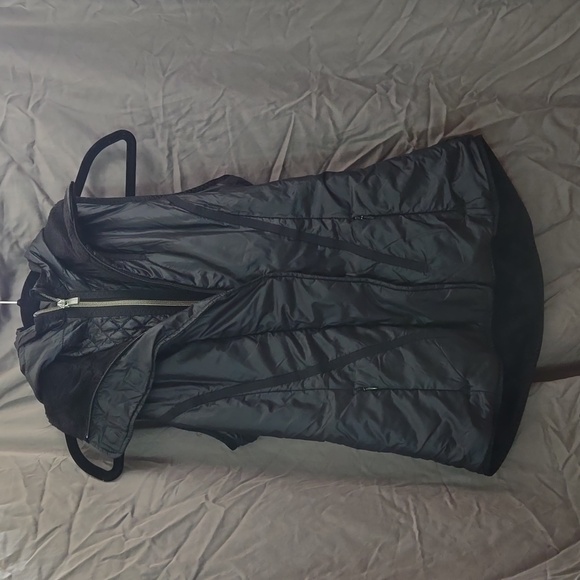LULULEMON RUNNING VEST WITH DETACHABLE HOOD - LIKE NEW CONDITION SIZE: 4 - Picture 1 of 8